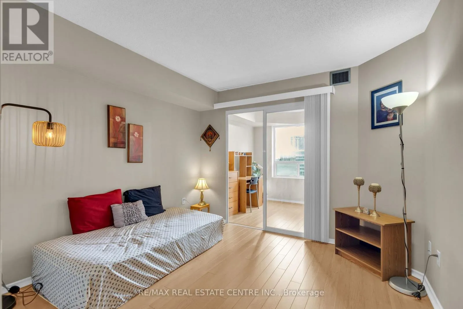 702 - 335 WEBB DRIVE