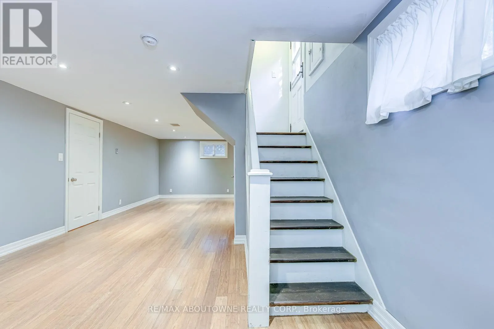 3 GLENN MURRAY DRIVE