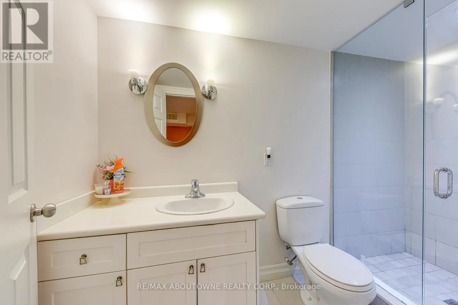 3 GLENN MURRAY DRIVE