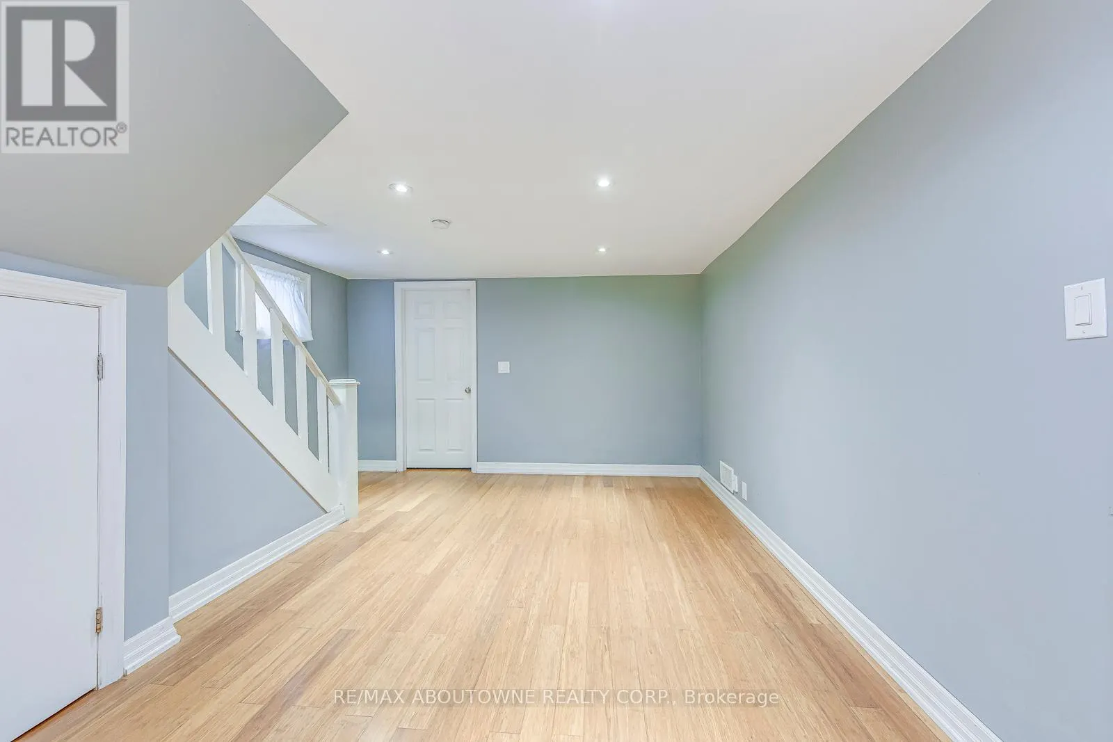 3 GLENN MURRAY DRIVE
