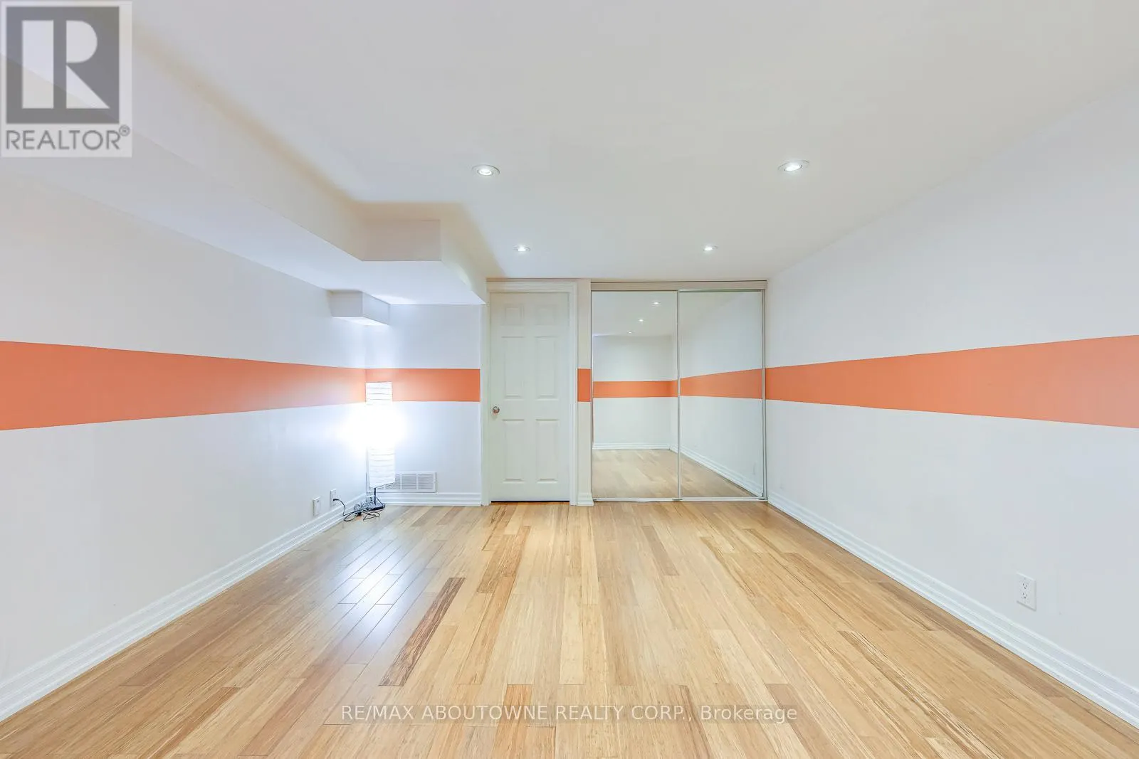 3 GLENN MURRAY DRIVE