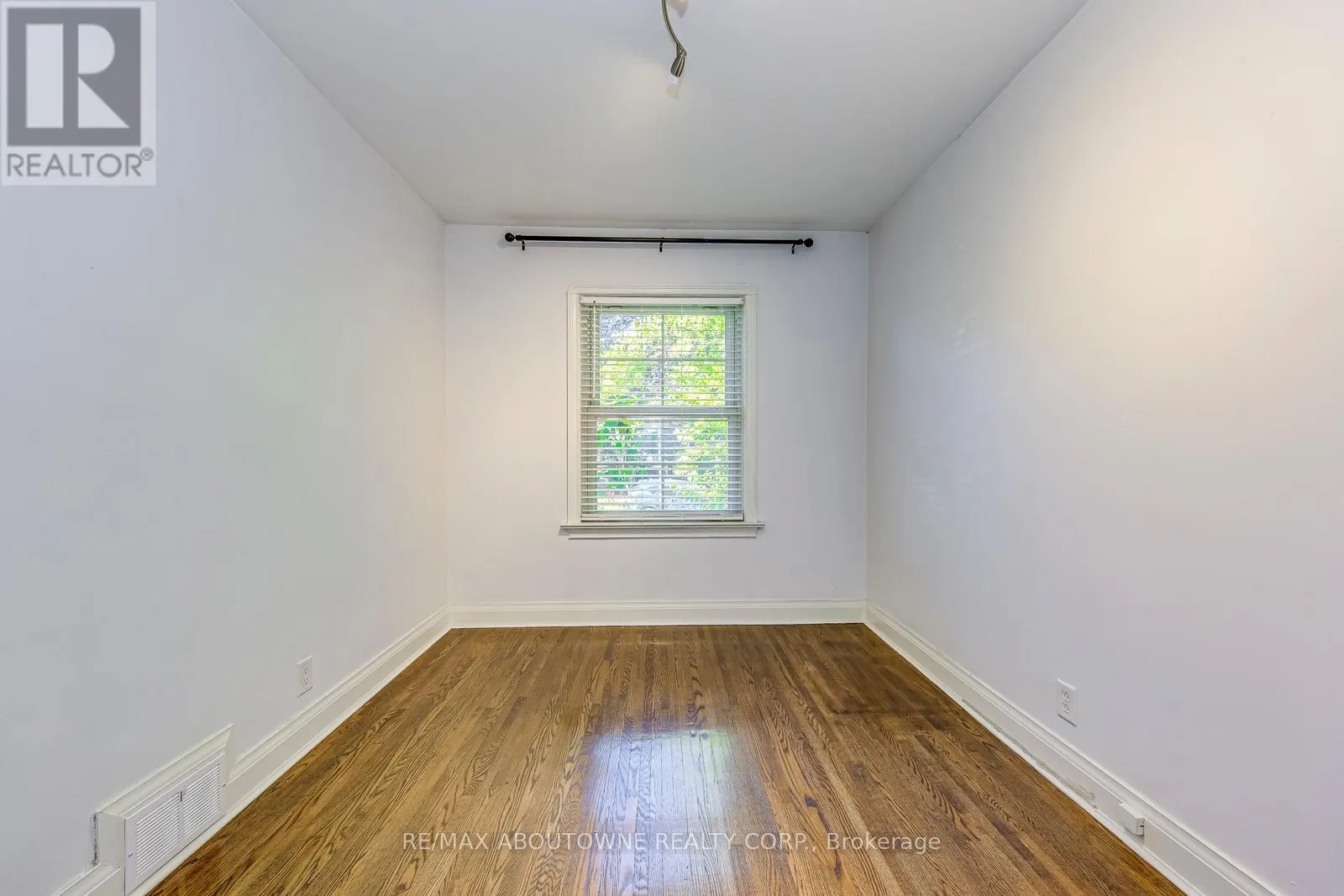 3 GLENN MURRAY DRIVE