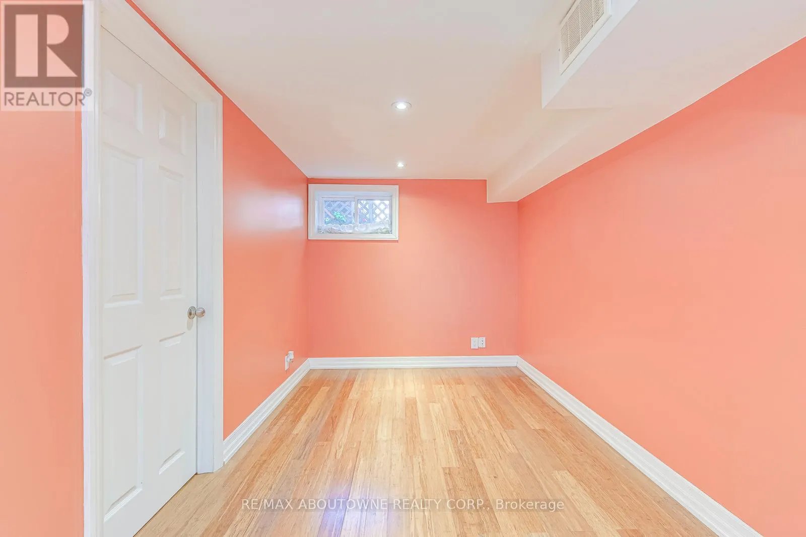 3 GLENN MURRAY DRIVE