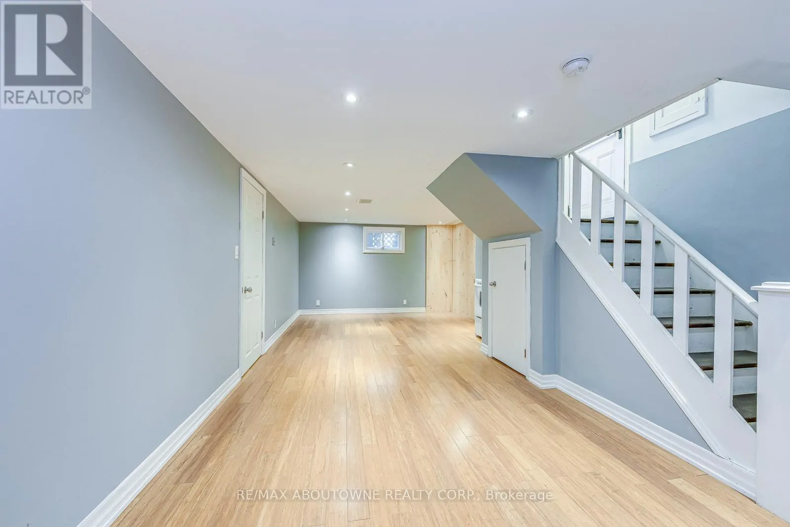 3 GLENN MURRAY DRIVE