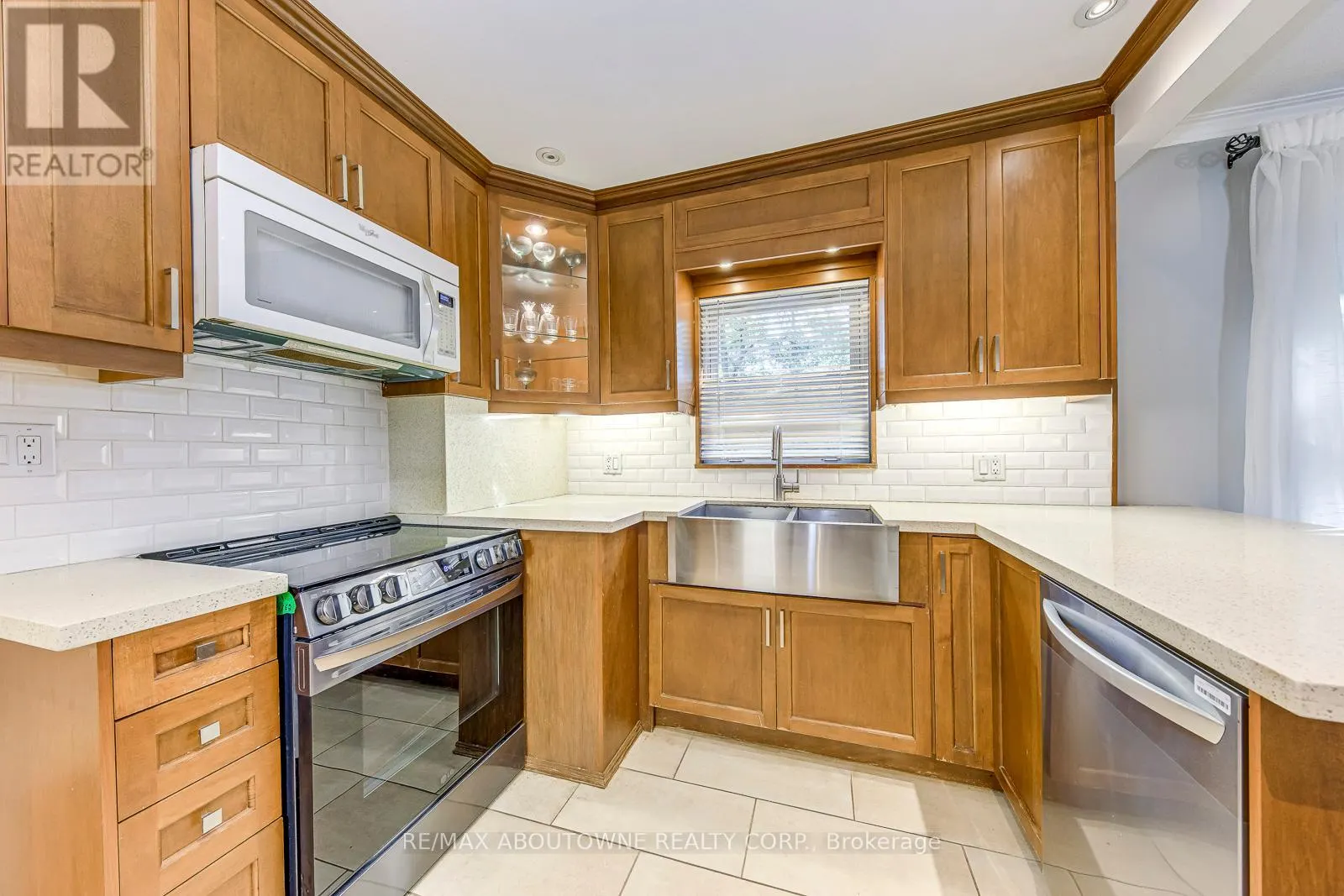 3 GLENN MURRAY DRIVE