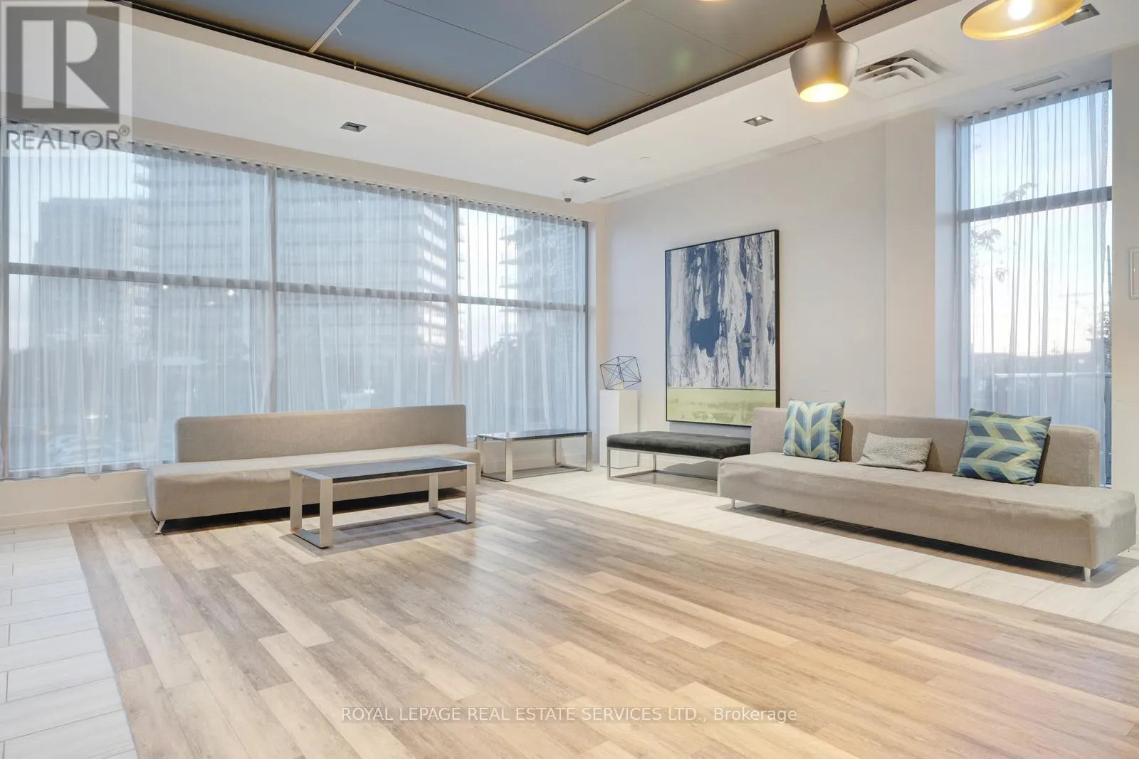 1010 - 4633 GLEN ERIN DRIVE