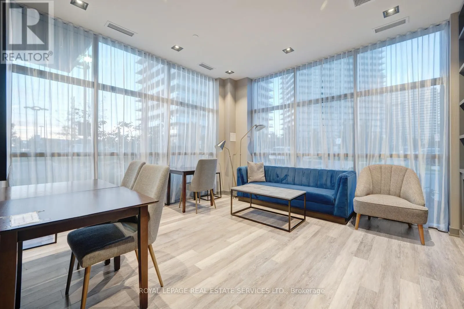 1010 - 4633 GLEN ERIN DRIVE