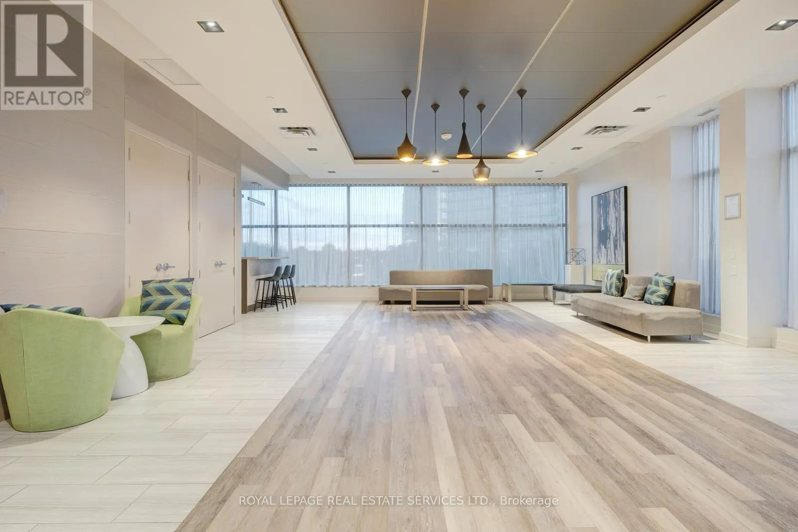 1010 - 4633 GLEN ERIN DRIVE