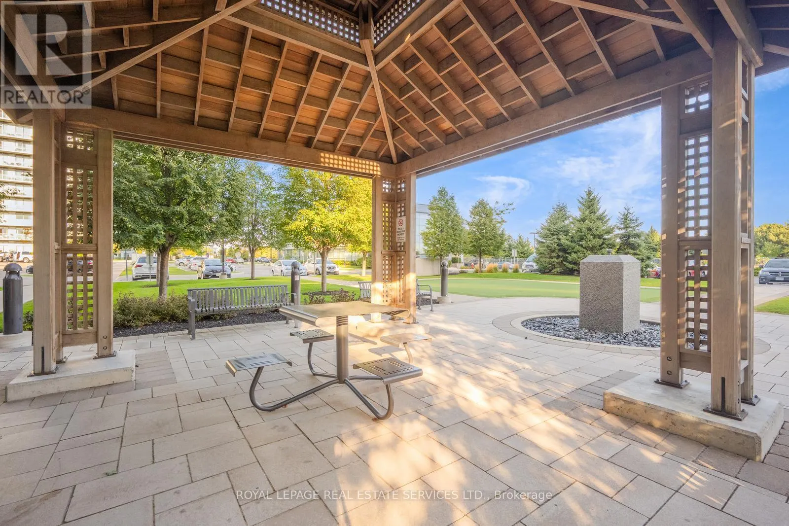 1010 - 4633 GLEN ERIN DRIVE