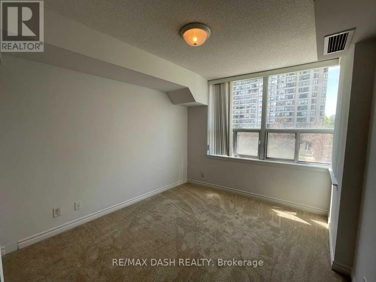 308 - 1 ELM DRIVE W