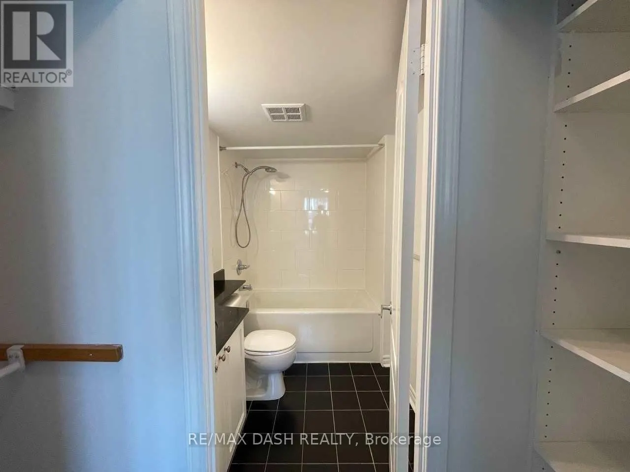308 - 1 ELM DRIVE W