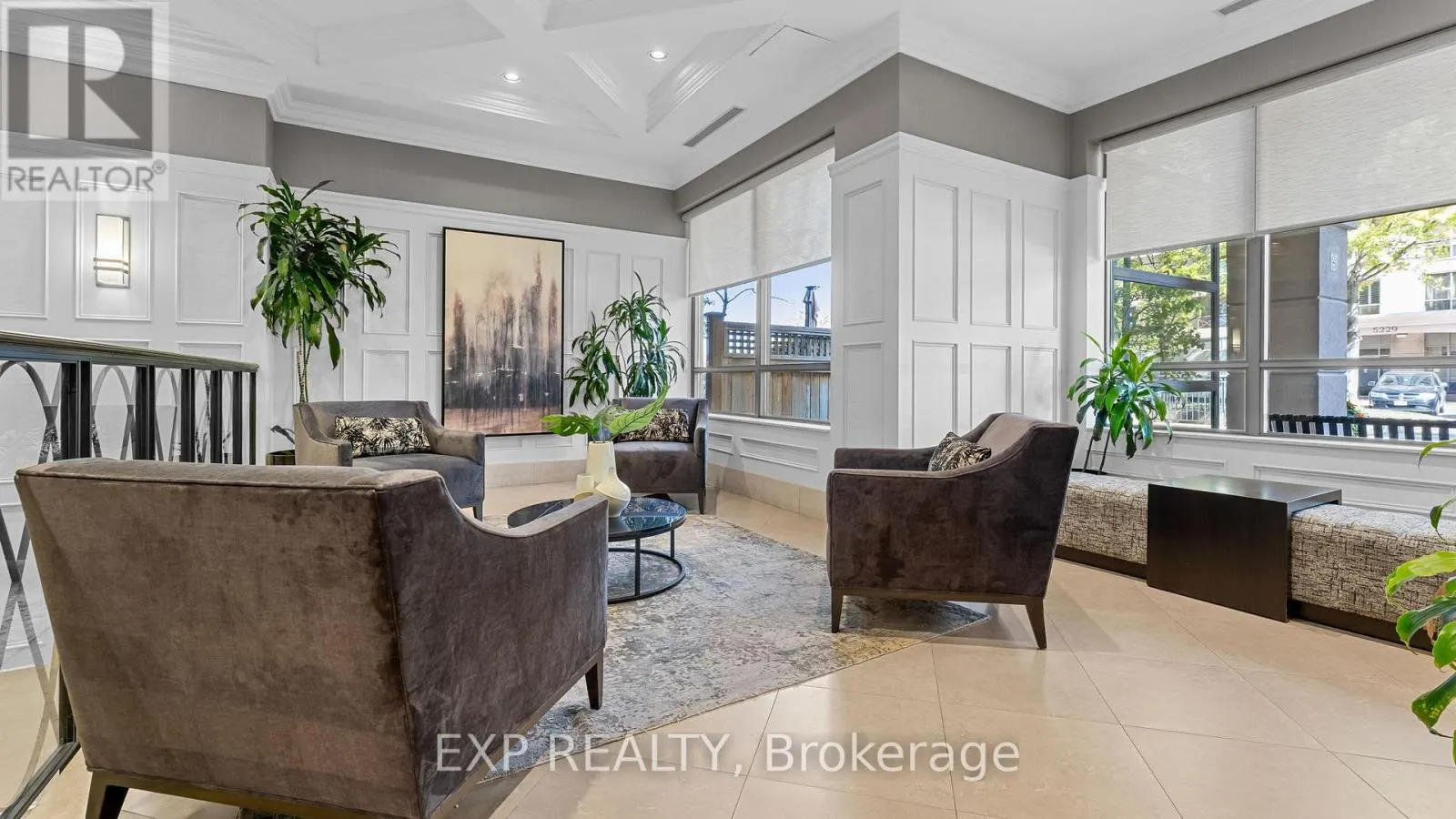 420 - 5233 DUNDAS STREET W