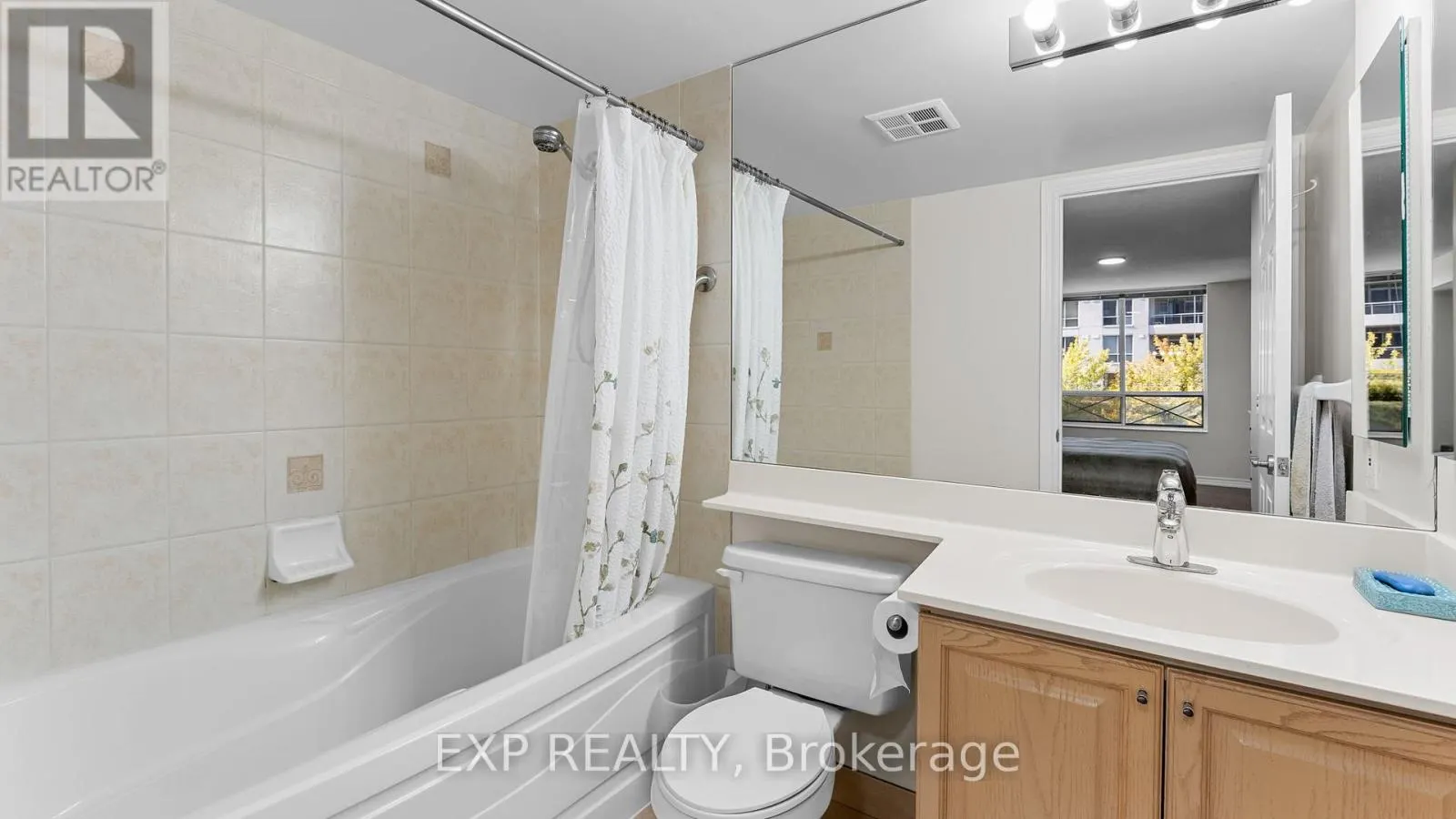 420 - 5233 DUNDAS STREET W