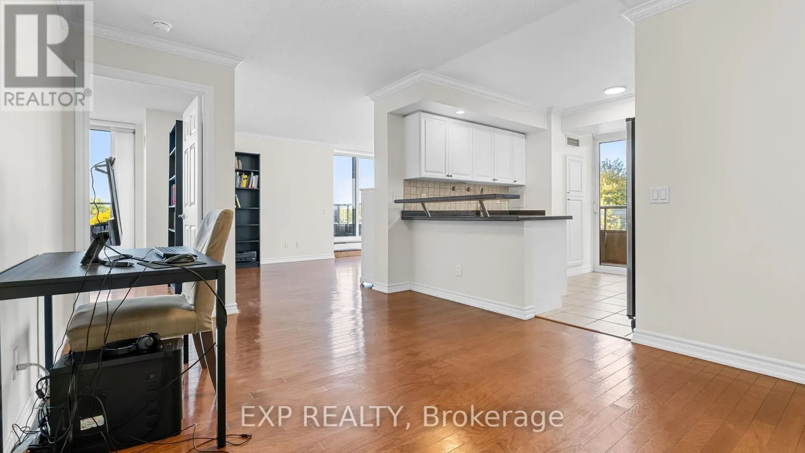 420 - 5233 DUNDAS STREET W
