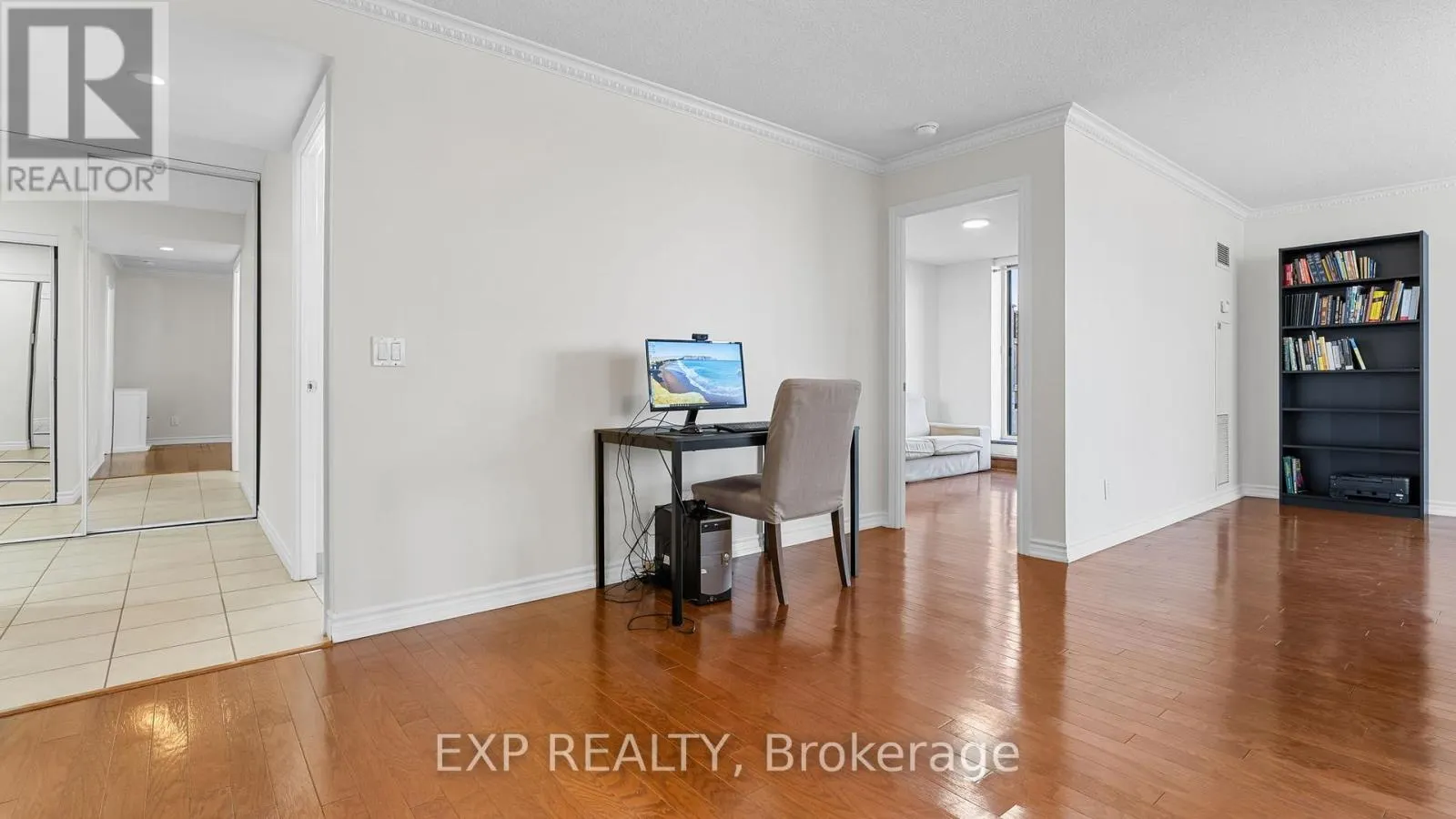 420 - 5233 DUNDAS STREET W