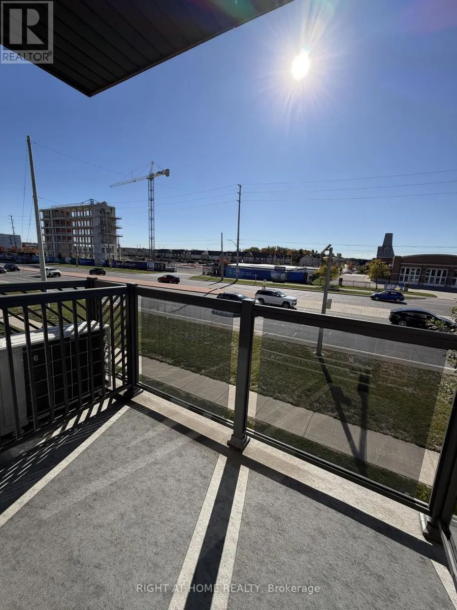 207 - 62 SKY HARBOUR DRIVE