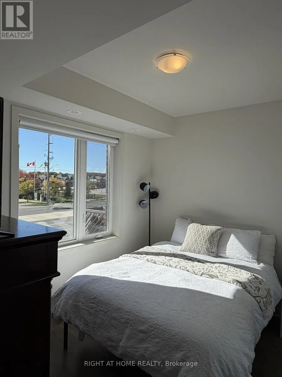 207 - 62 SKY HARBOUR DRIVE