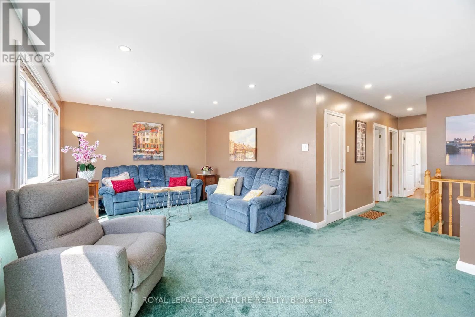 24 LESBURY AVENUE