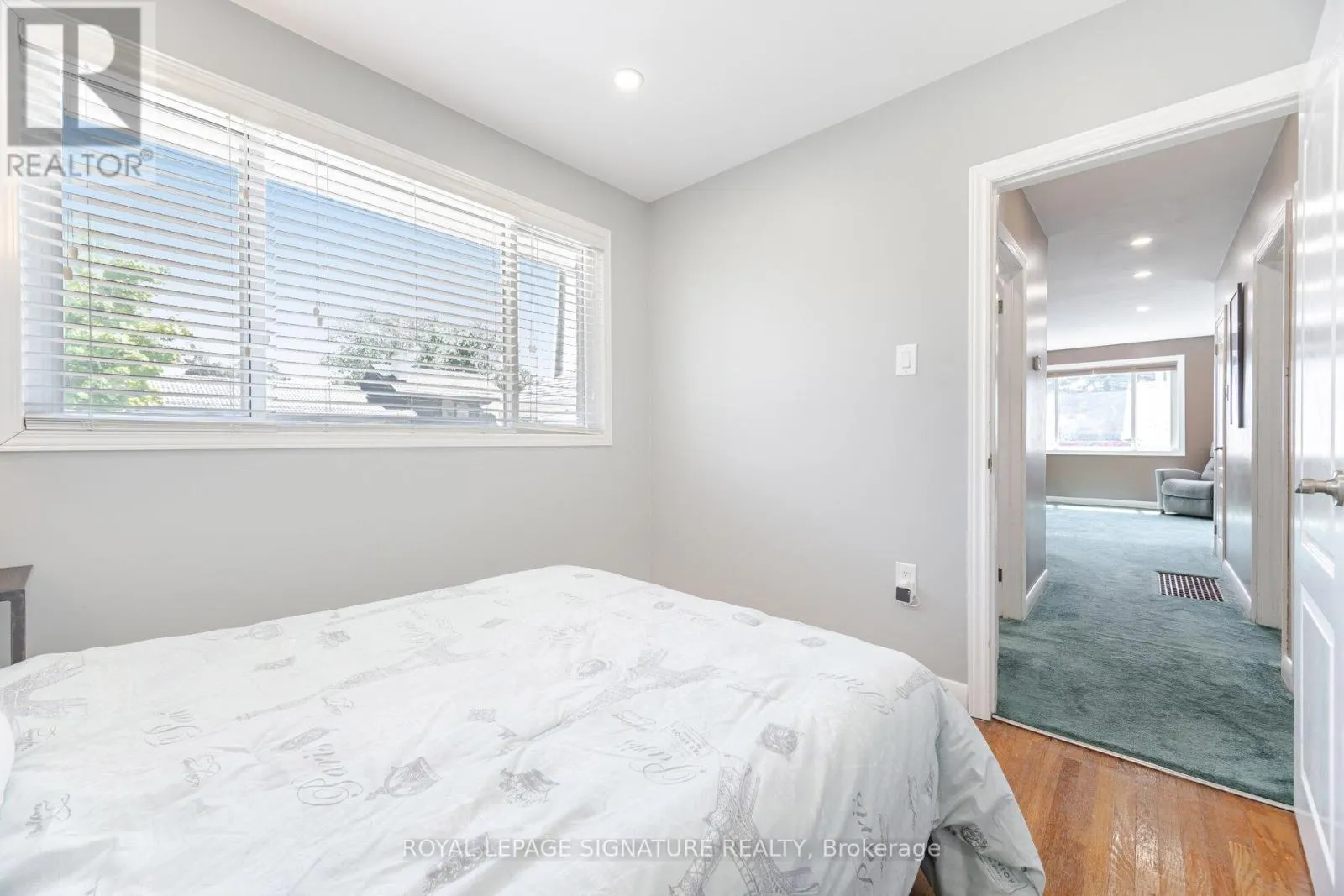 24 LESBURY AVENUE