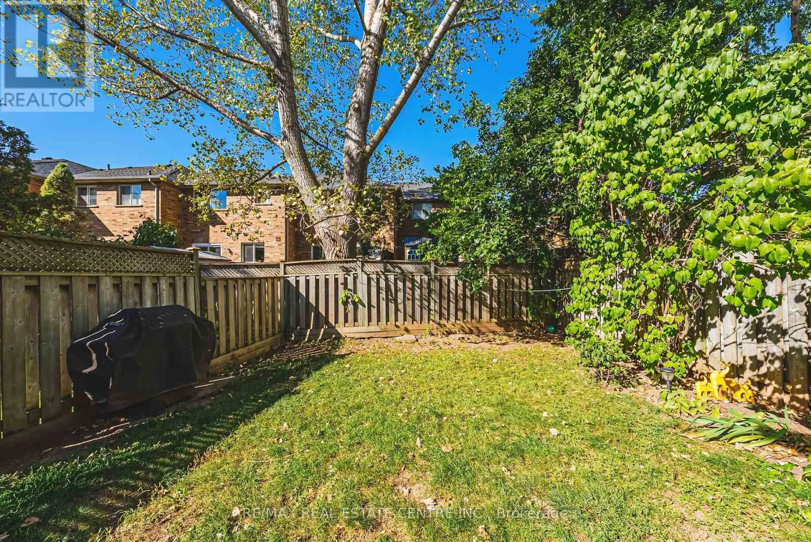 487 TAYLOR CRESCENT