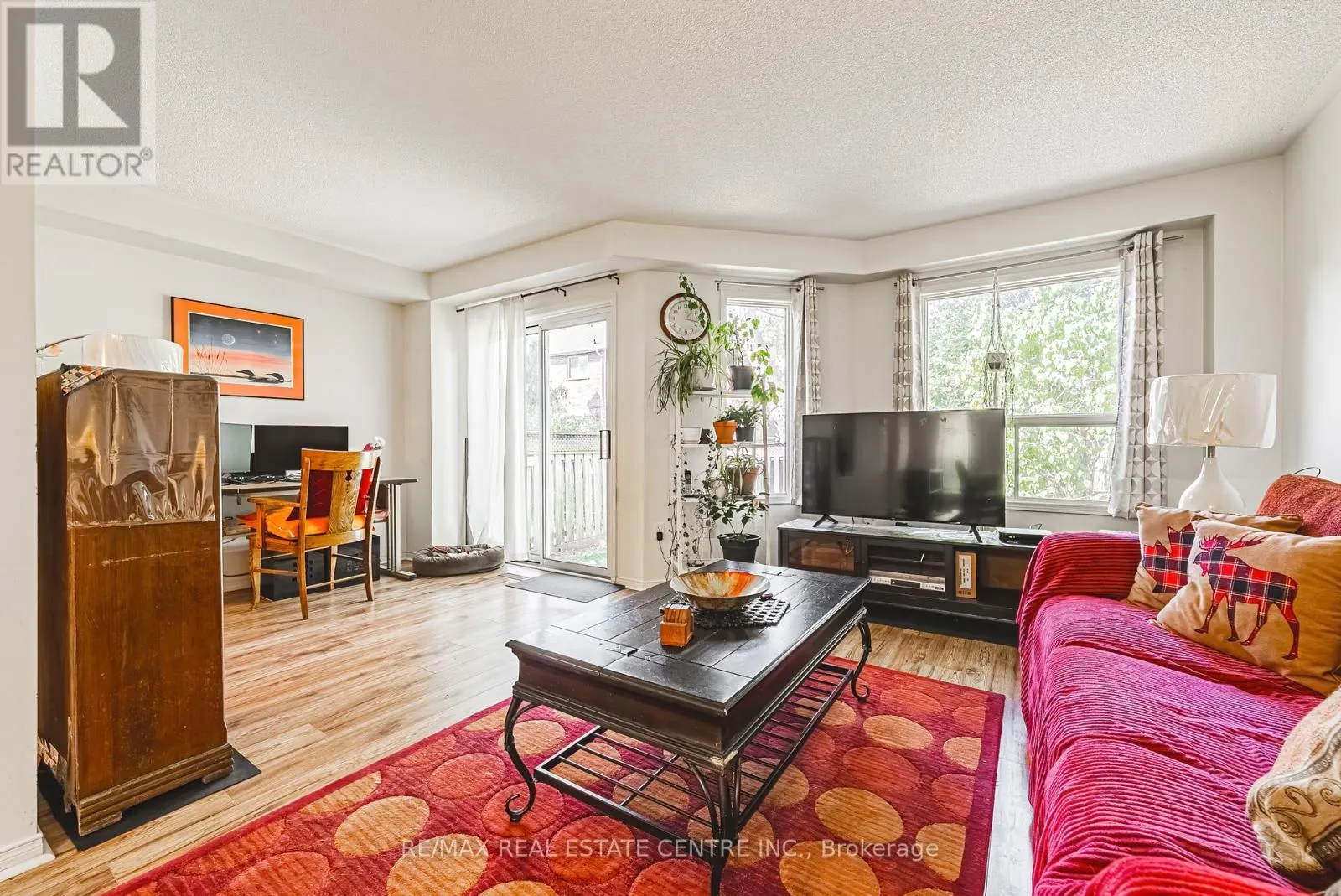 487 TAYLOR CRESCENT