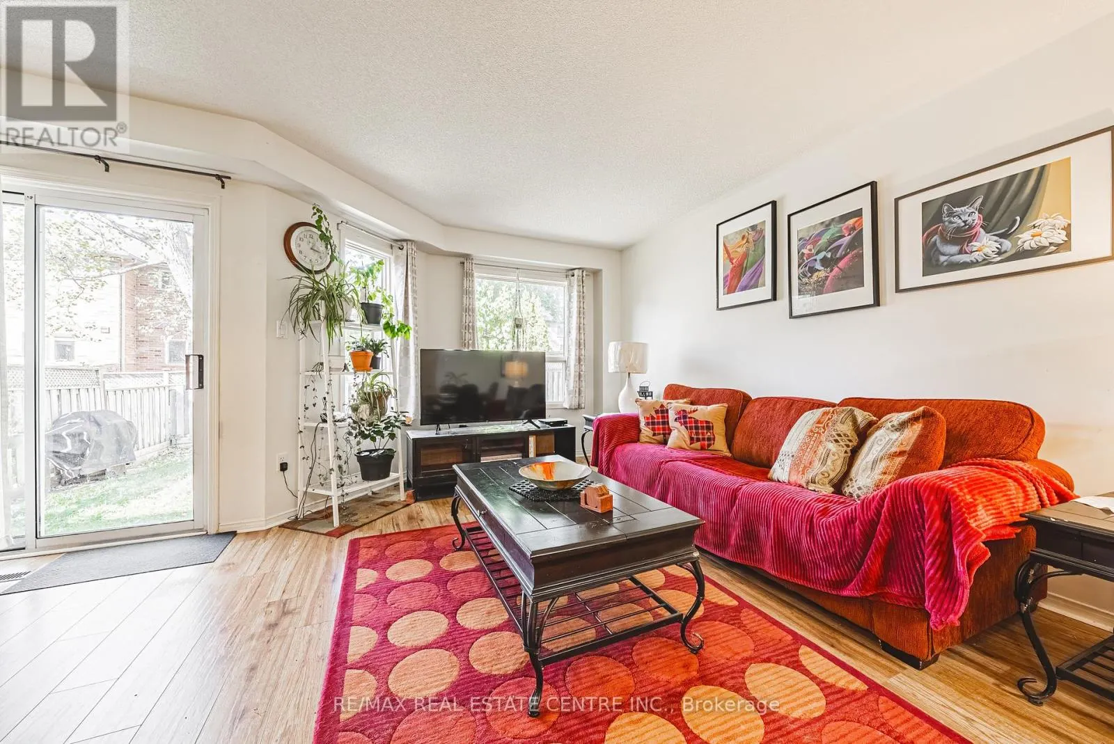 487 TAYLOR CRESCENT