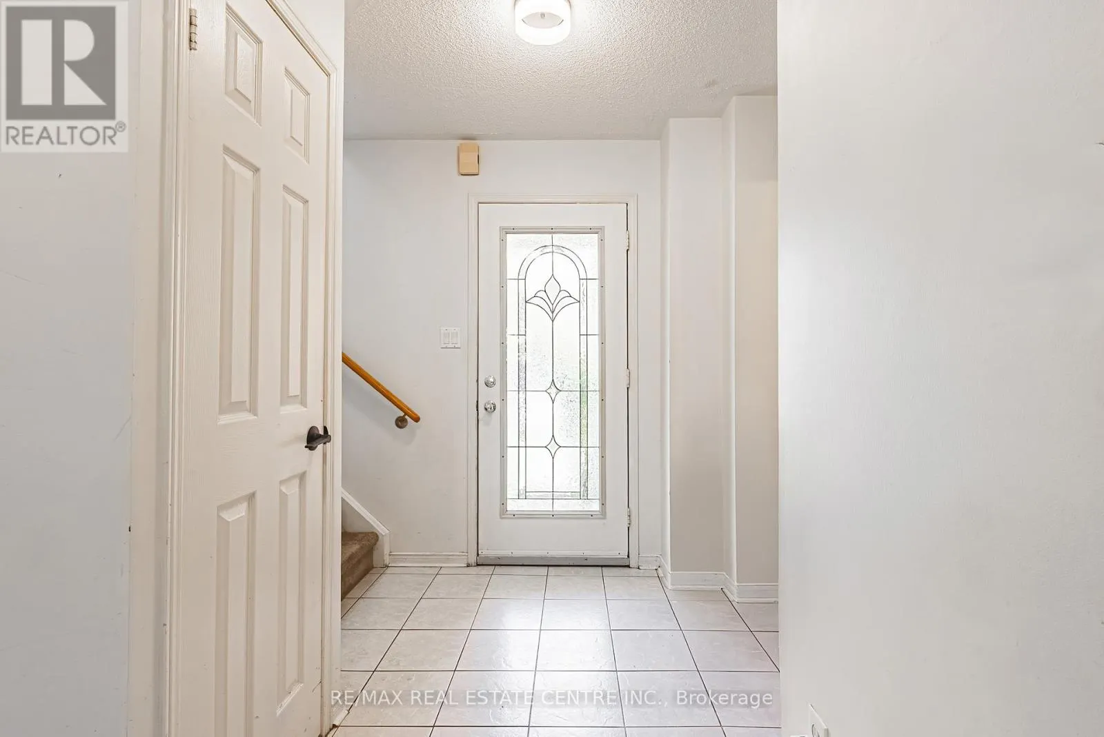 487 TAYLOR CRESCENT
