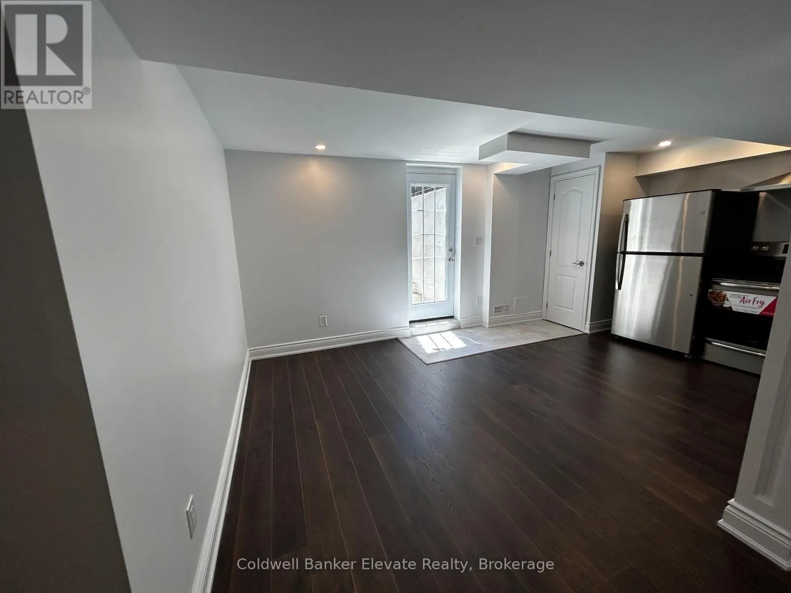 LL - 1070 GORHAM WAY