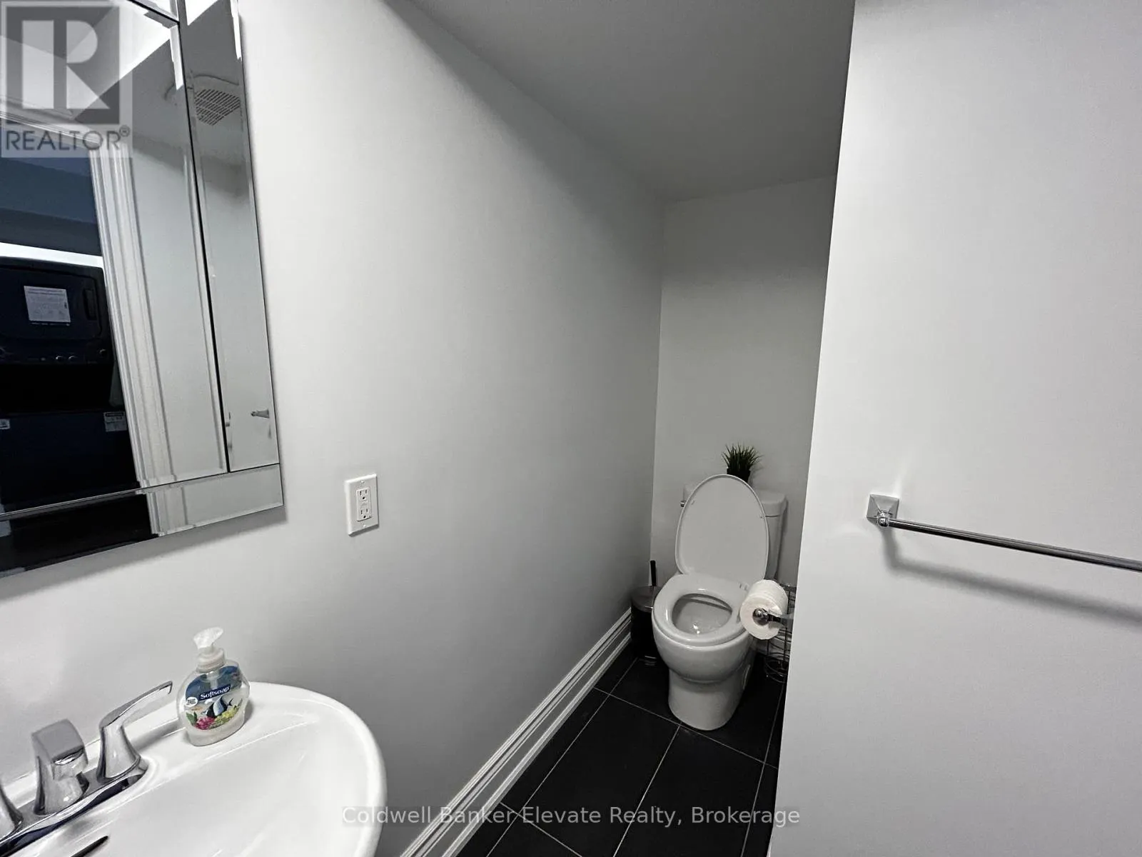 LL - 1070 GORHAM WAY