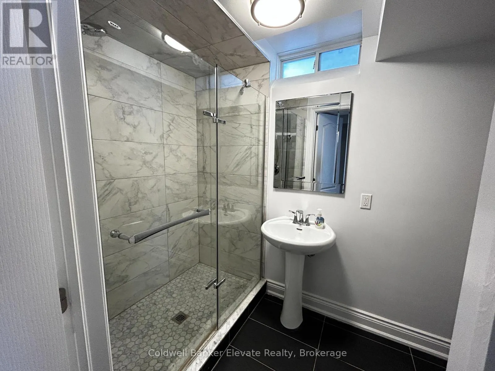 LL - 1070 GORHAM WAY