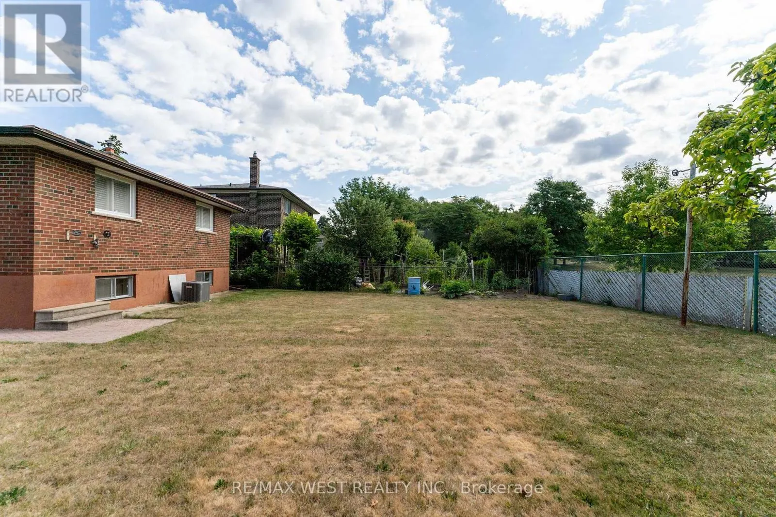 125 HONEYWOOD ROAD