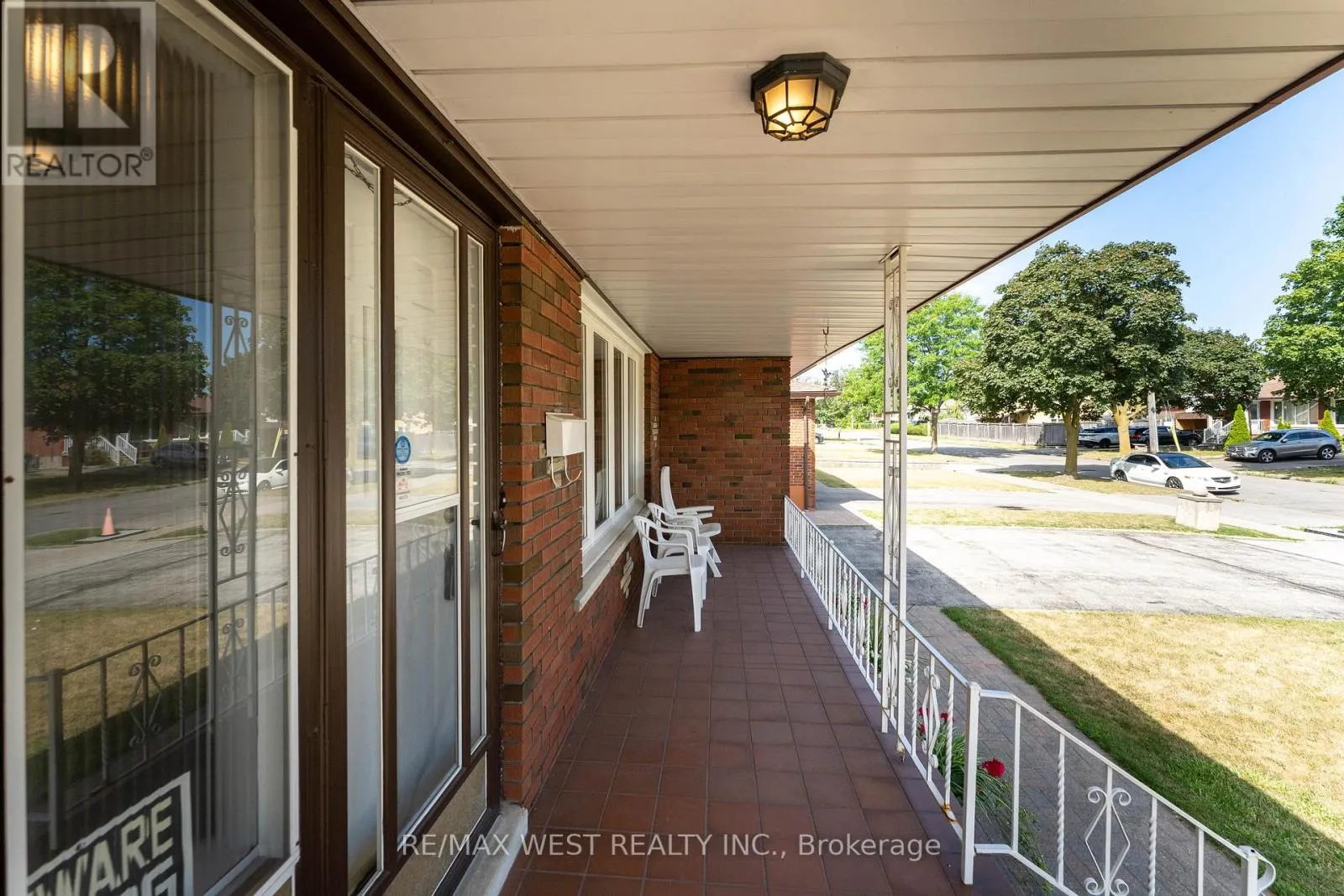 125 HONEYWOOD ROAD