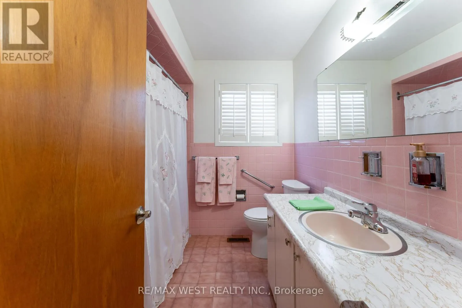 125 HONEYWOOD ROAD