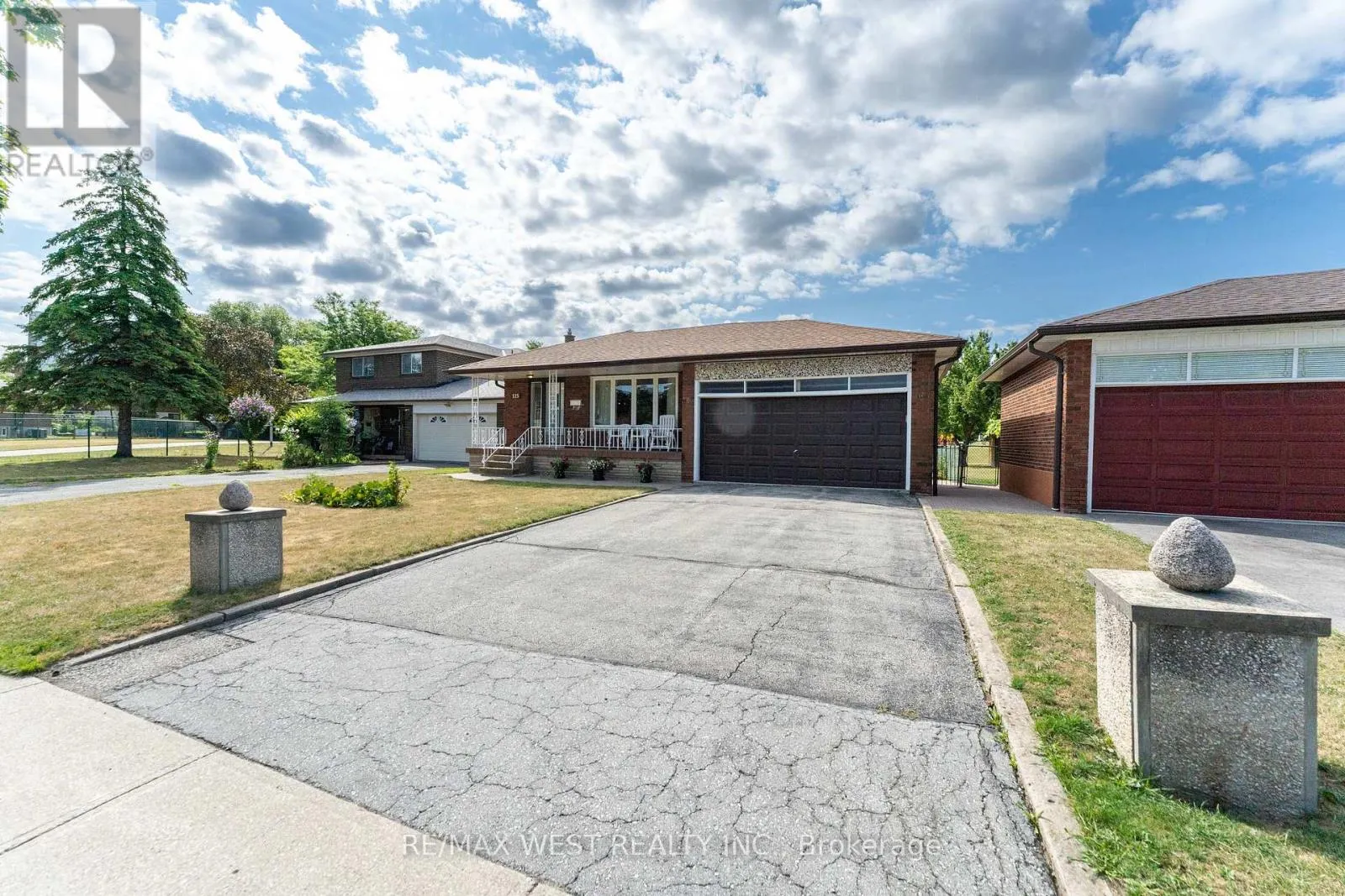 125 HONEYWOOD ROAD