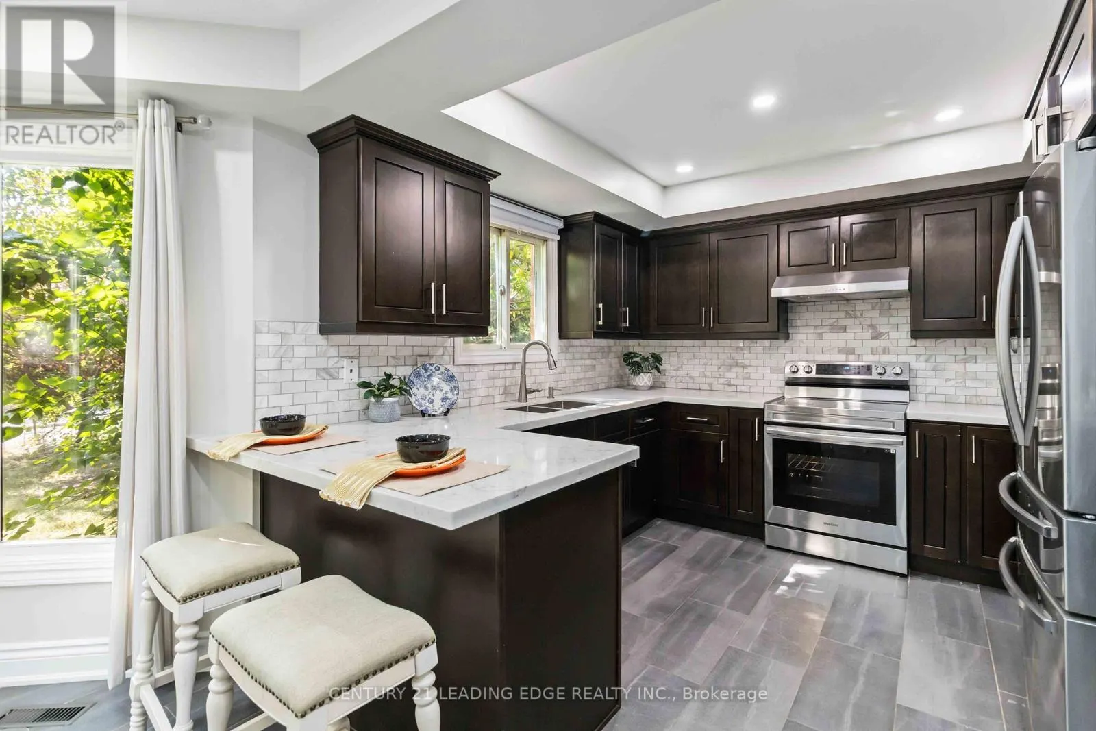 5201 CHAMPLAIN TRAIL