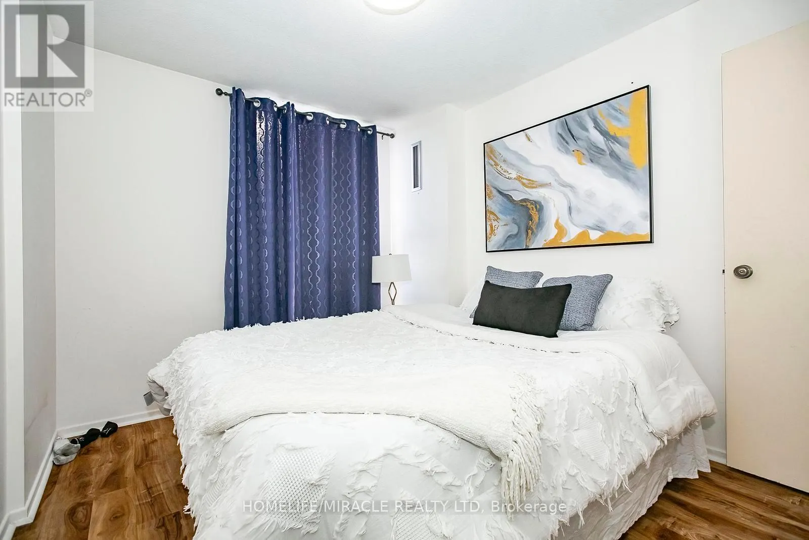 1610 - 15 KENSINGTON ROAD