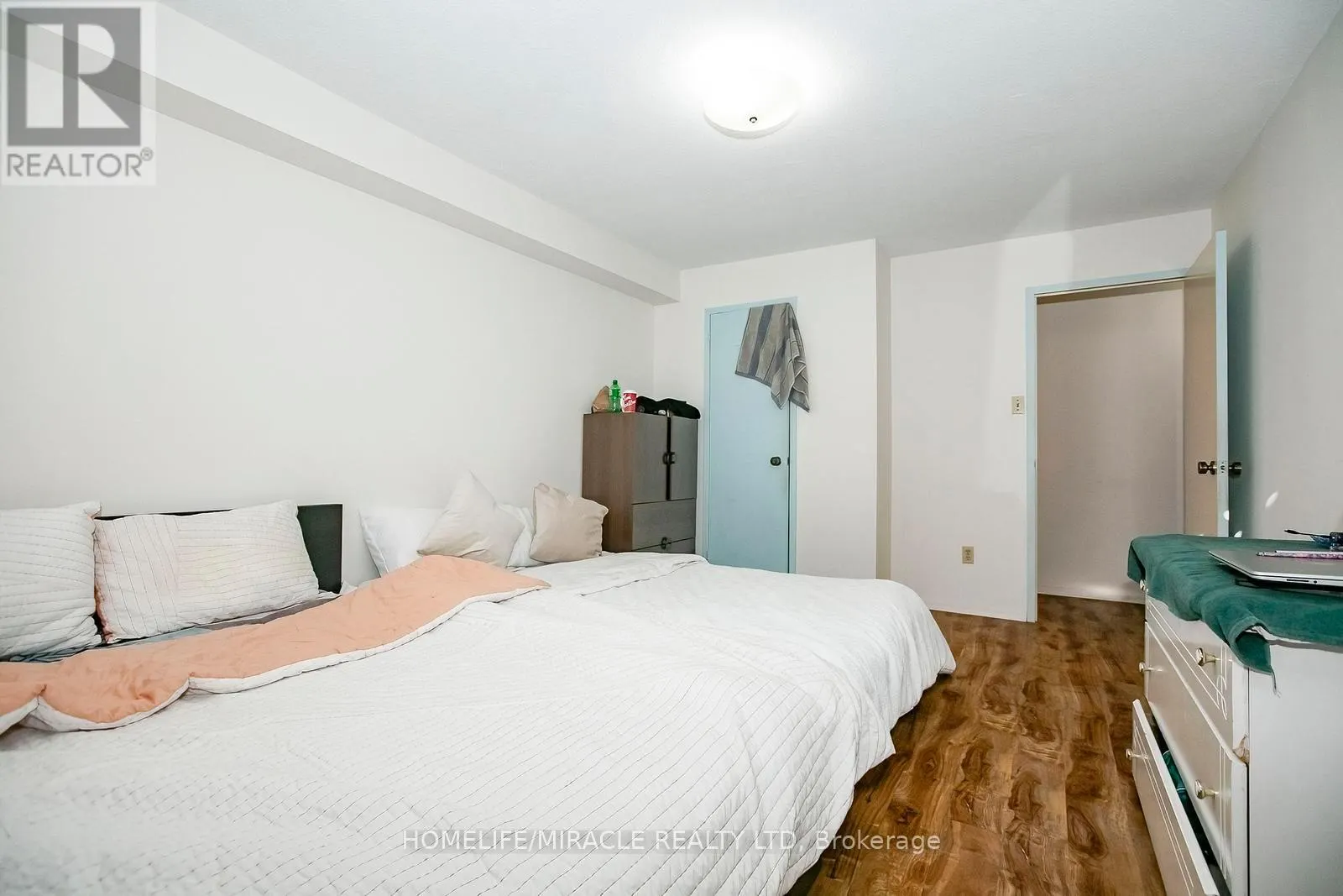 1610 - 15 KENSINGTON ROAD