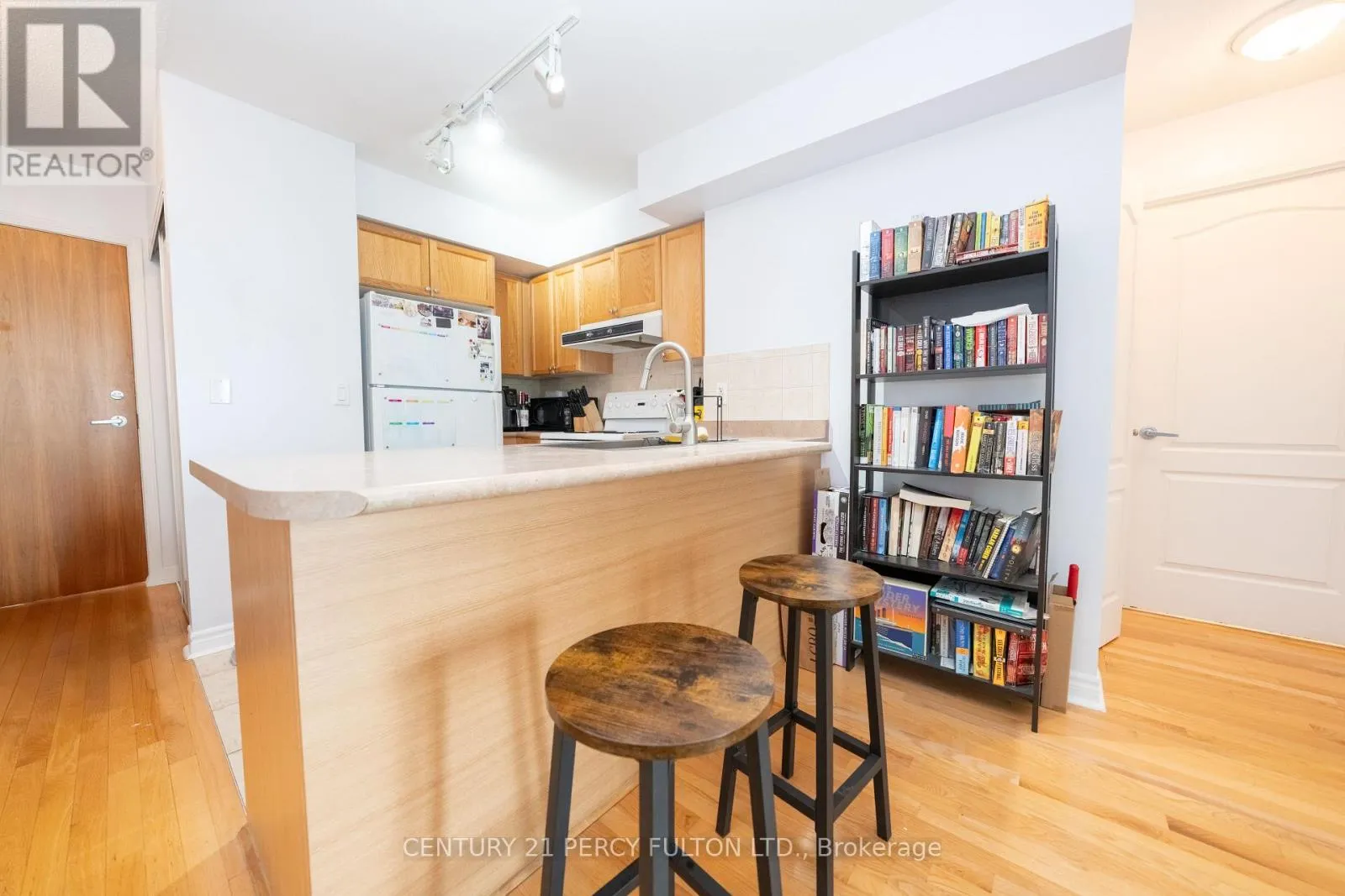 1003 - 33 ELM DRIVE W