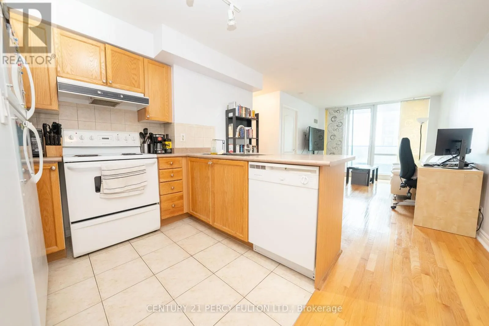 1003 - 33 ELM DRIVE W