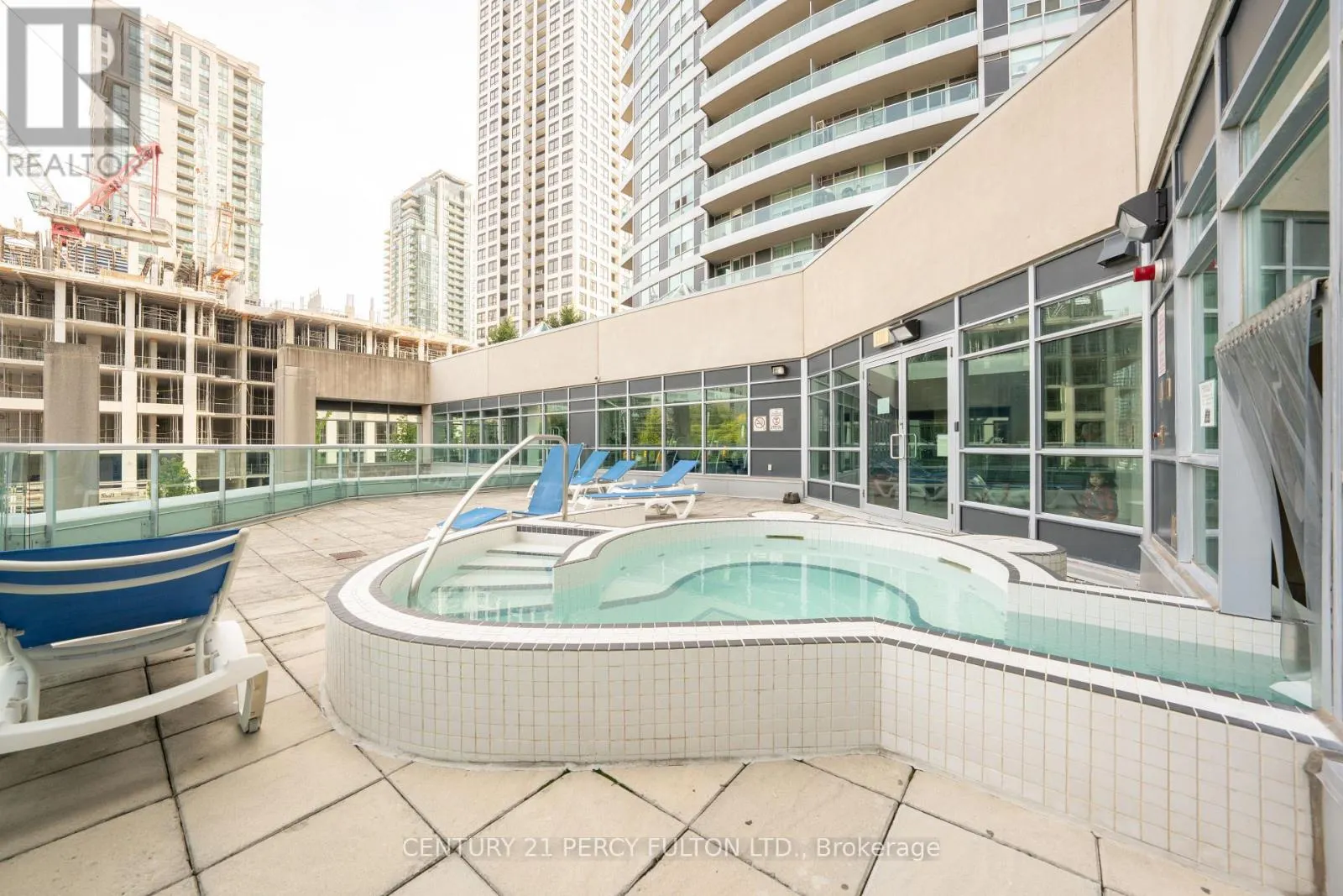 1003 - 33 ELM DRIVE W