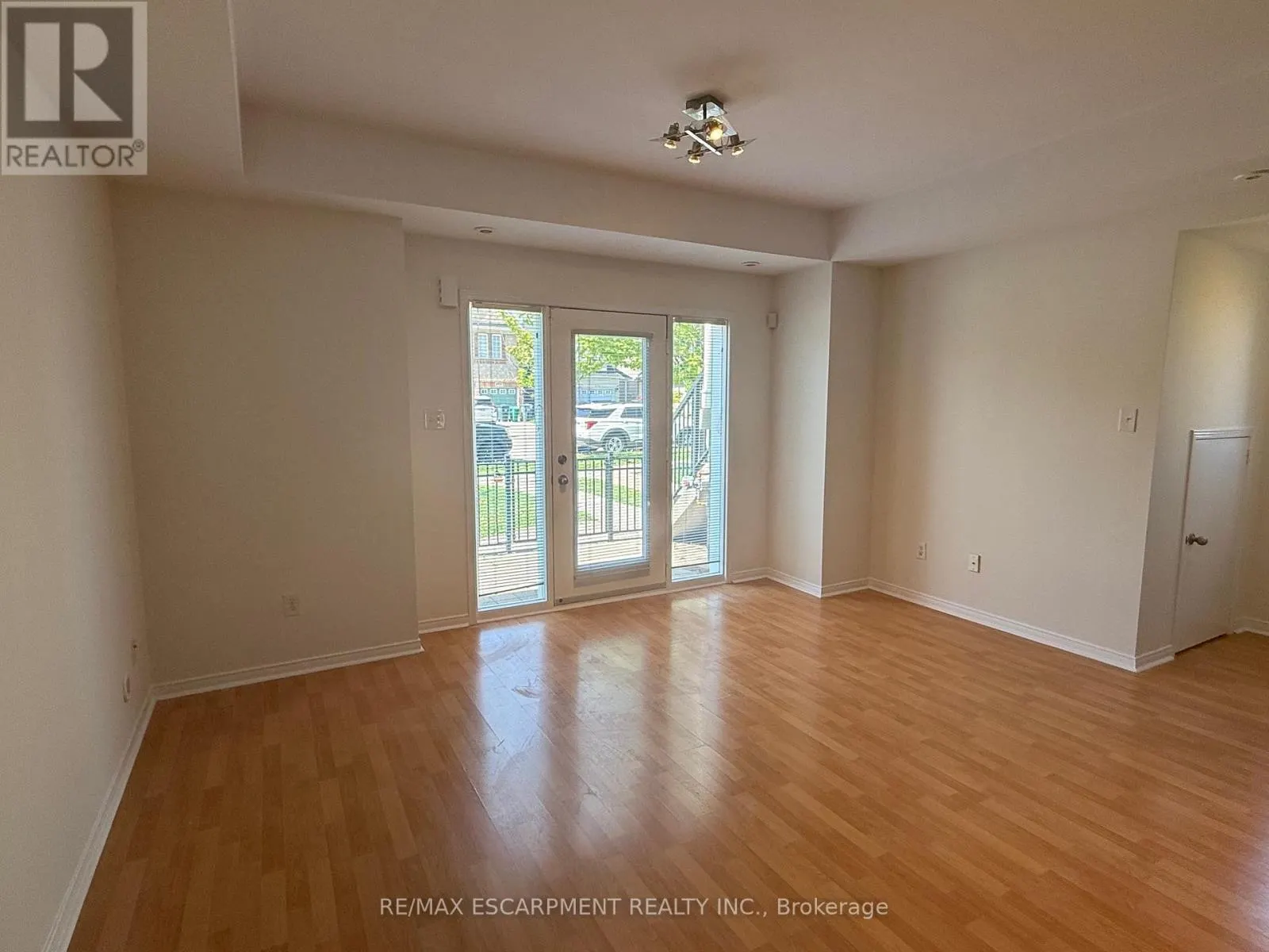 8 - 5055 OSCAR PETERSON BOULEVARD