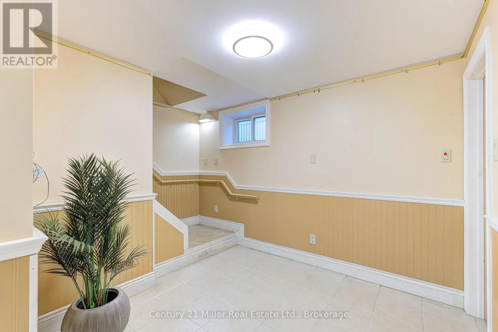 46 WOODLAWN AVENUE