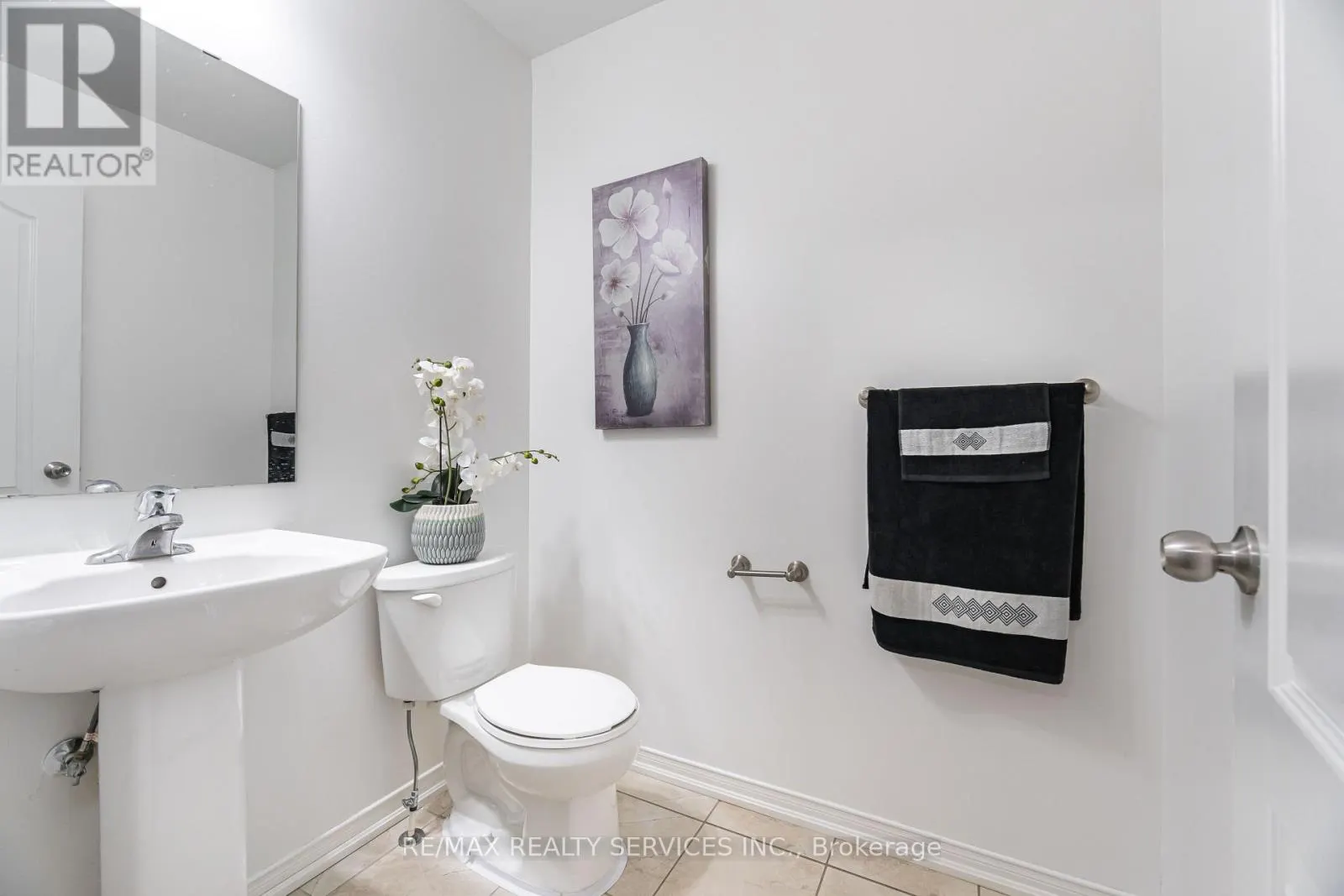 27 SUSSEXVALE DRIVE
