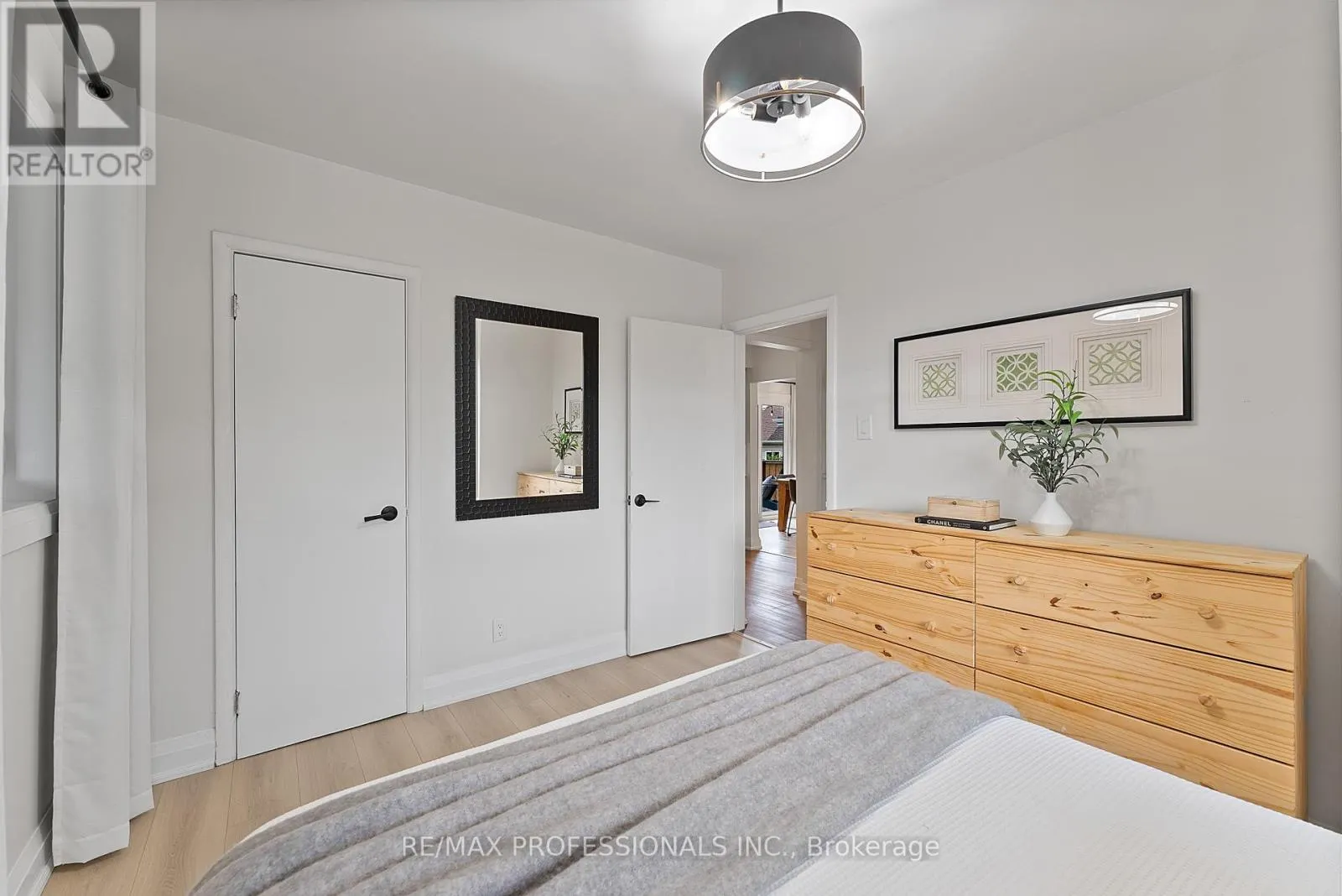 18 LAVINGTON DRIVE