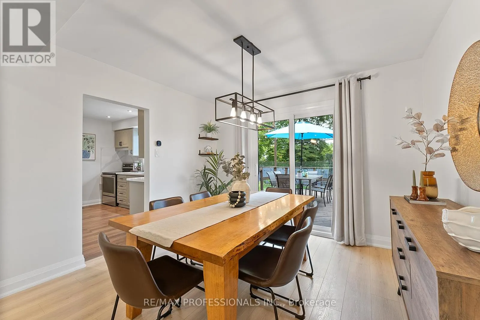 18 LAVINGTON DRIVE
