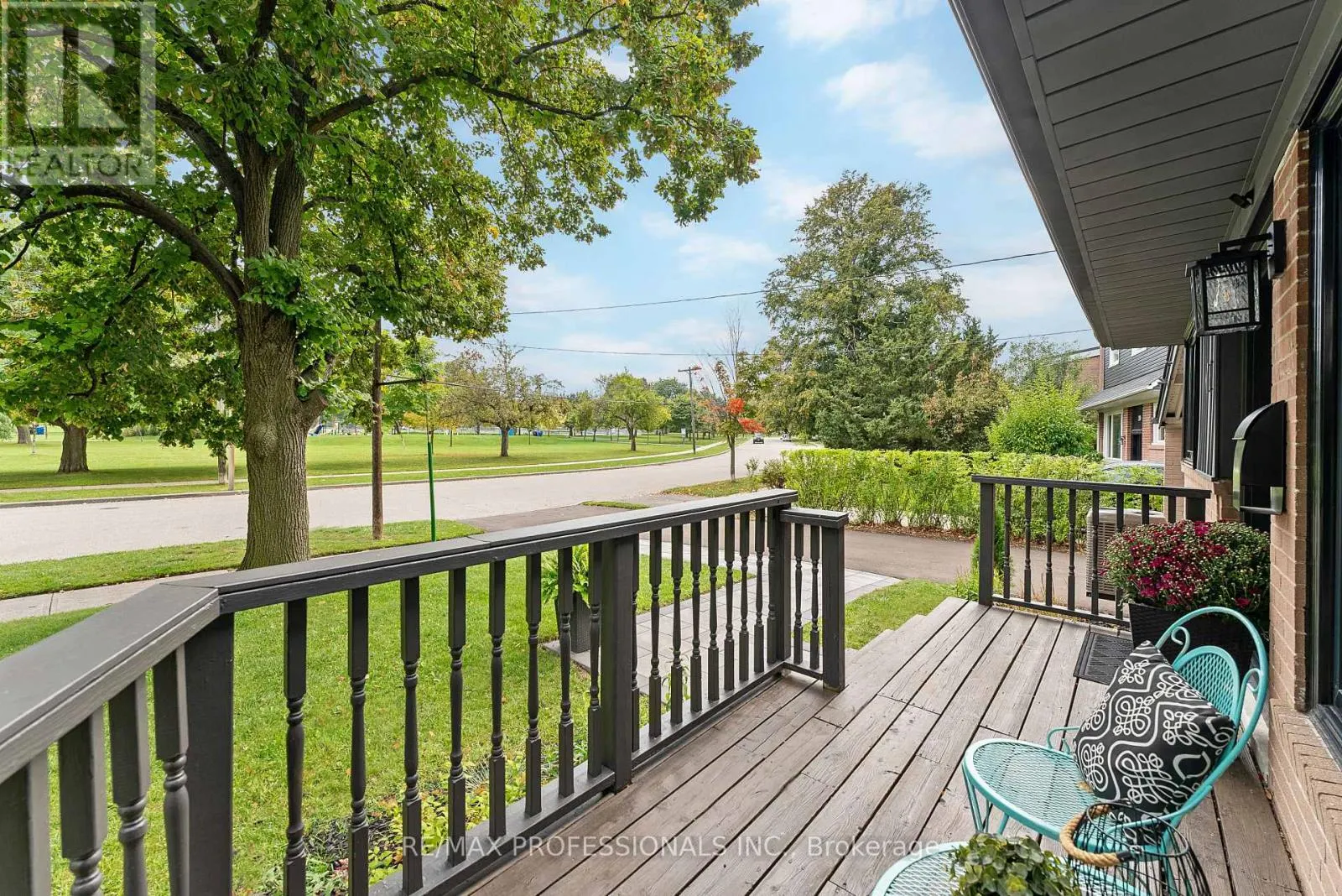 18 LAVINGTON DRIVE