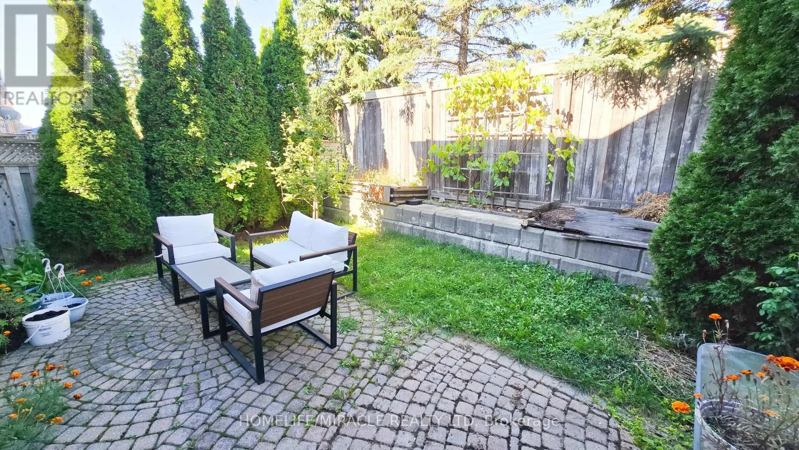 48 BRAMCEDAR CRESCENT