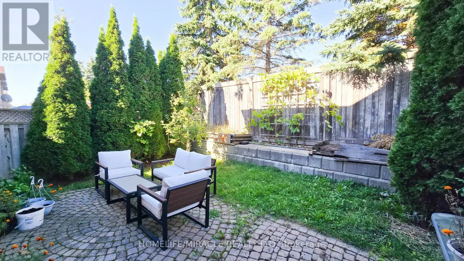 48 BRAMCEDAR CRESCENT