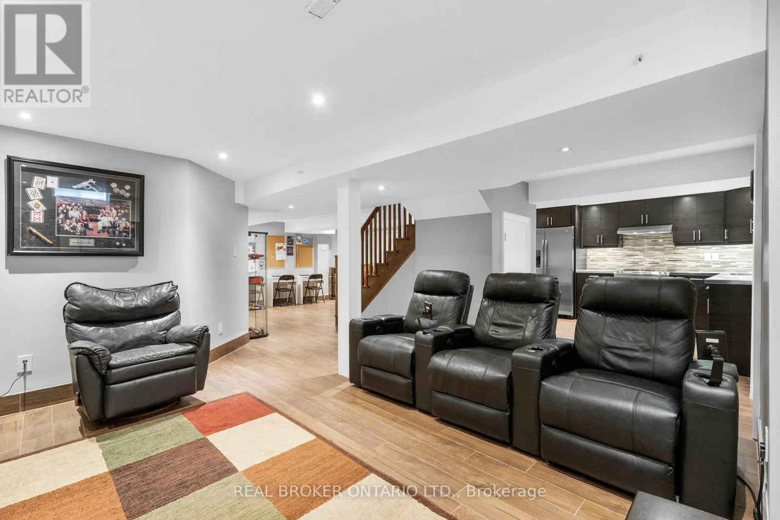 11 FOUNTAINBRIDGE DRIVE