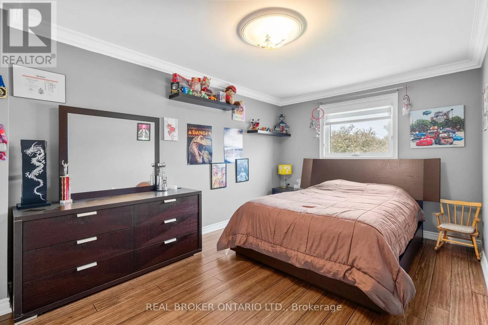 11 FOUNTAINBRIDGE DRIVE